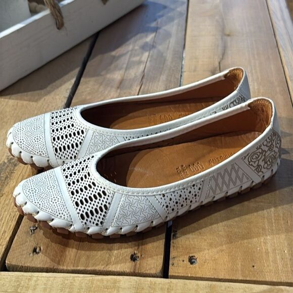 Spring Step Kenyetta White Leather Cutout Ballet Flats 38/8 B22B - Picture 7 of 12